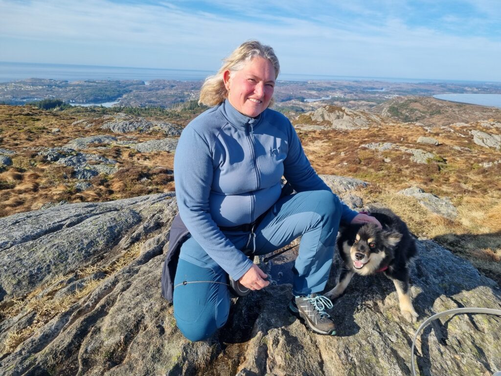 Monica liker å benytte seg av de flotte omgivelsene på Sotra